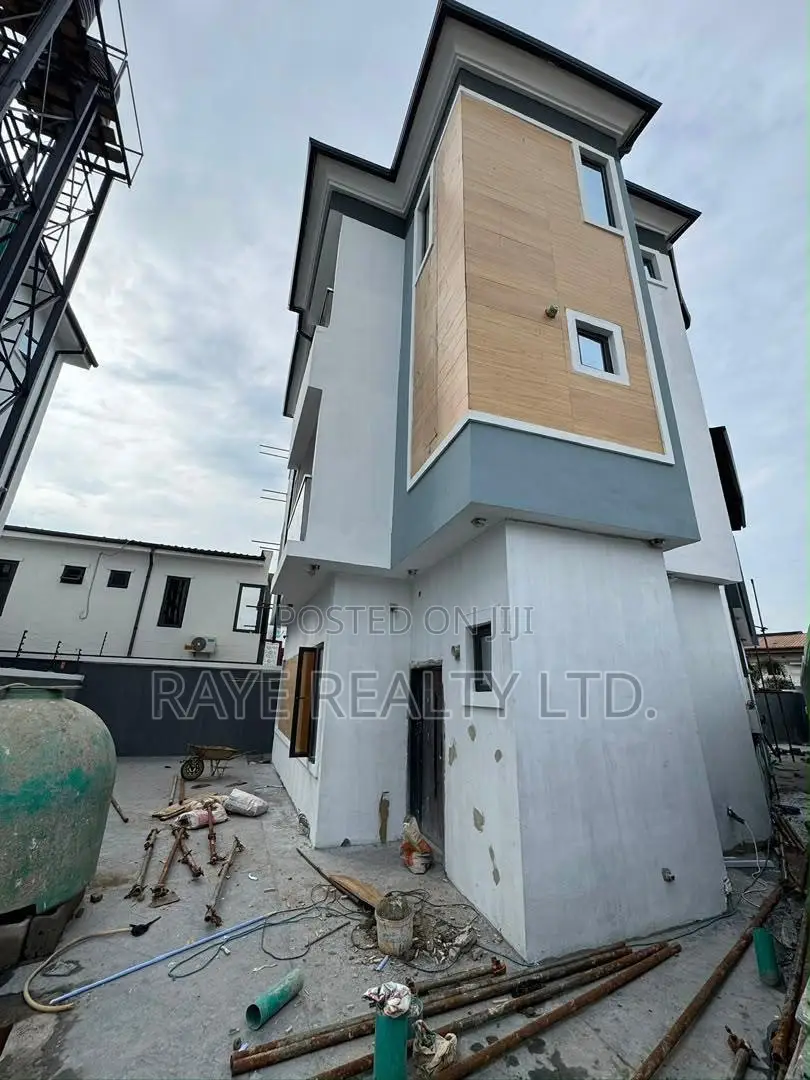 4bdrm Duplex in Gbagada for sale