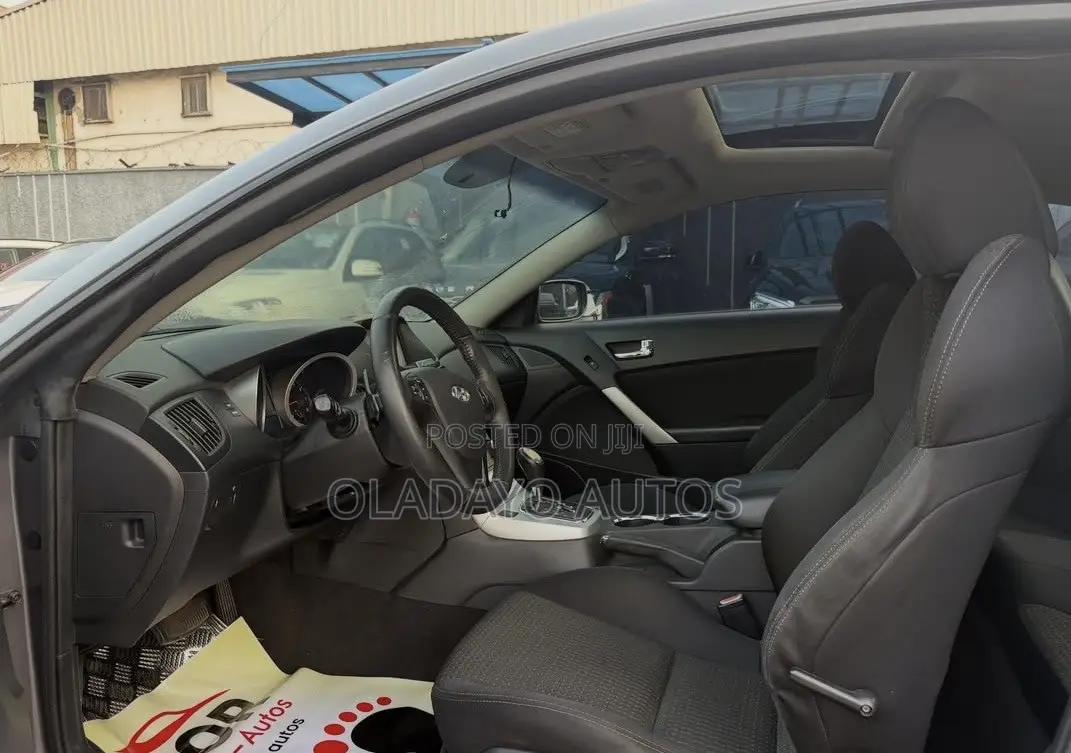 Hyundai Genesis 3.8 2010 Blue
