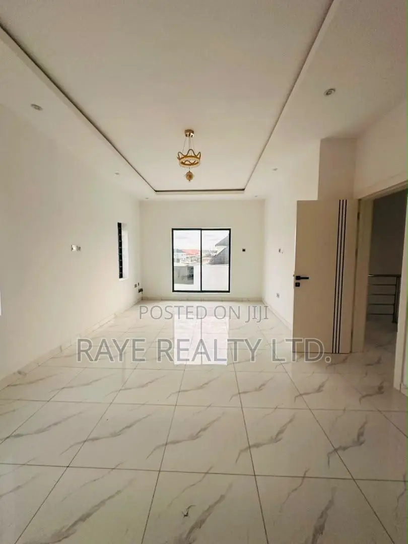 5bdrm Duplex in Gbagada for sale
