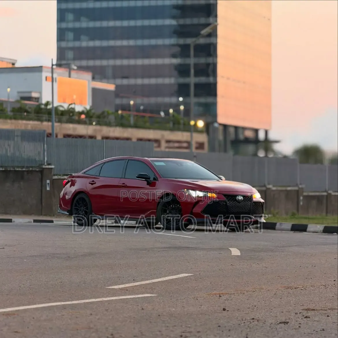 Toyota Avalon 2020 Red