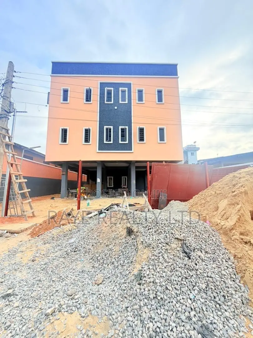 3bdrm Apartment in Gbagada for sale