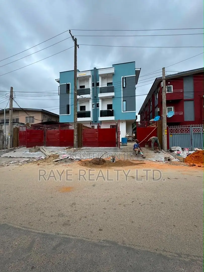 4bdrm Duplex in Gbagada for sale