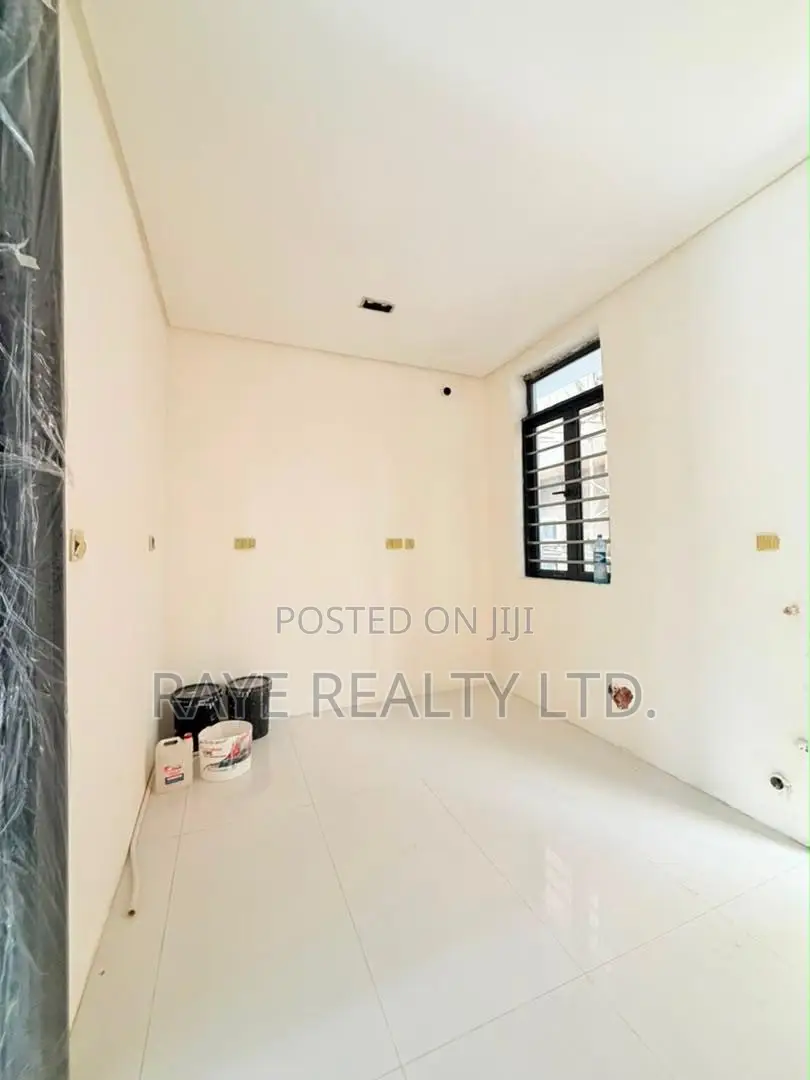 4bdrm Duplex in Gbagada for sale