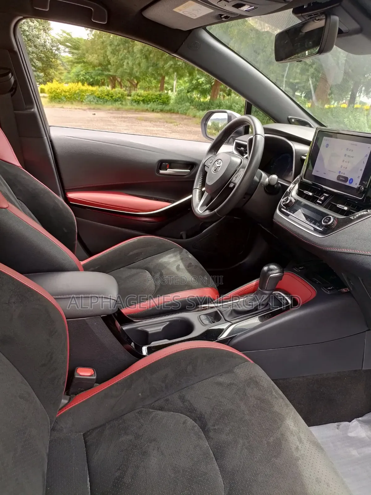Toyota Corolla 2024 Silver
