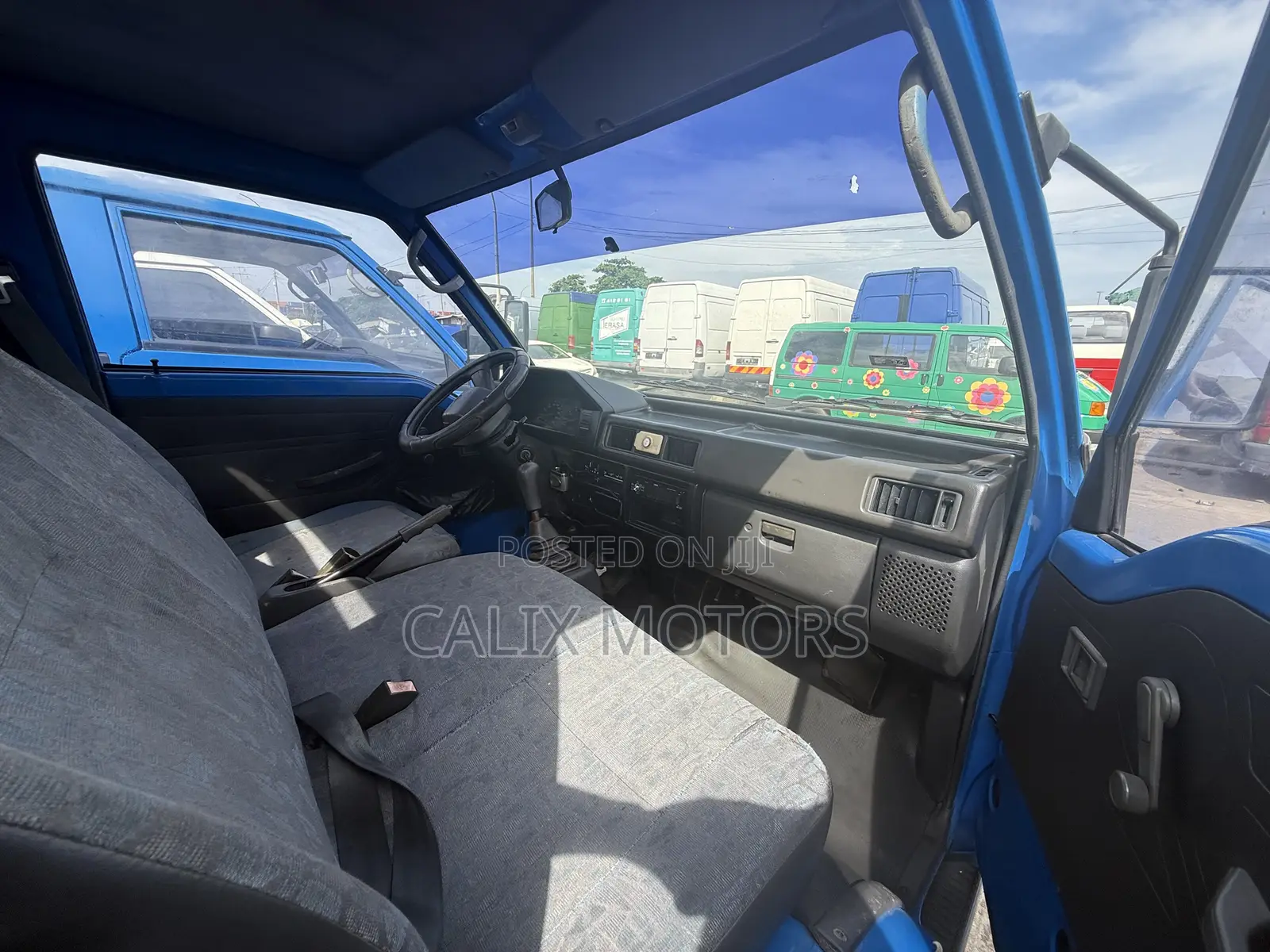 Foreign Used Mitsubishi L300 Pick-Up Mini Truck.