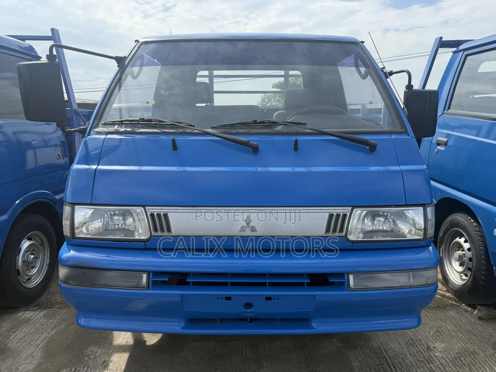 Foreign Used Mitsubishi L300 Pick-Up Mini Truck.
