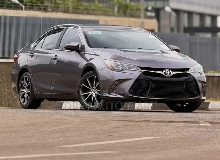 Toyota Camry XSE V6 4dr Sedan (3.5L 6cyl 6A) 2016 Gray