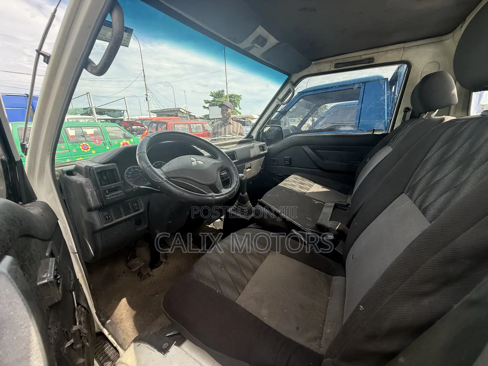 Foreign Used Mitsubishi L300 Pick-Up Mini Truck.