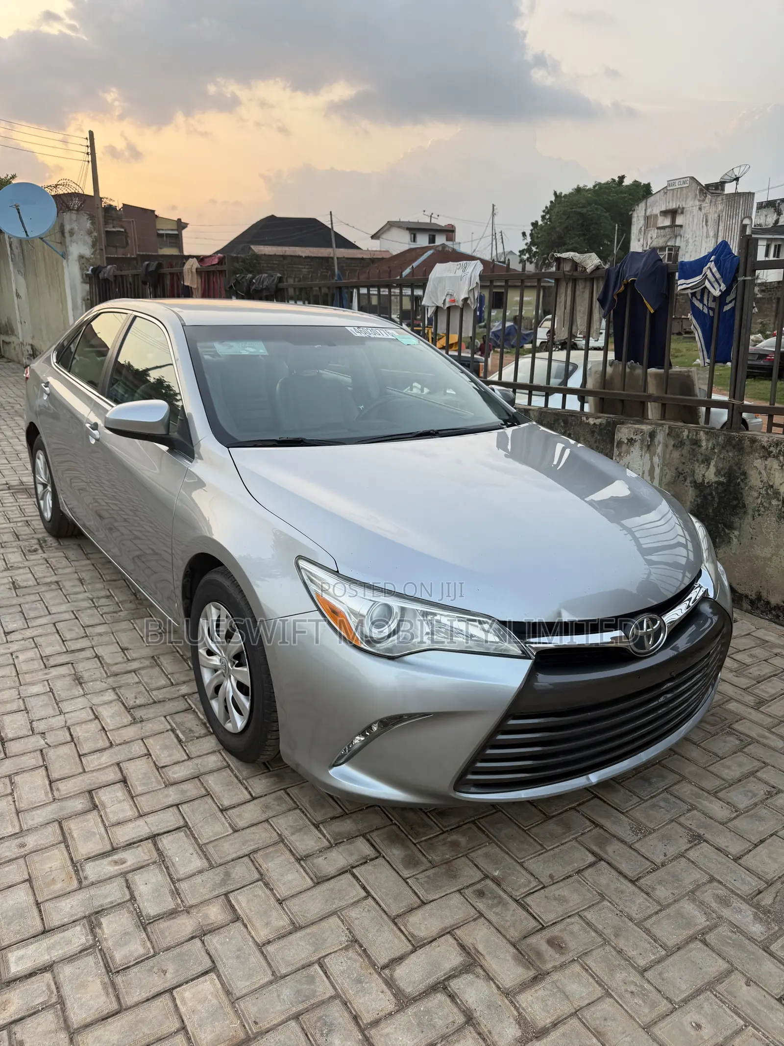 Toyota Camry LE 4dr Sedan (2.5L 4cyl 6A) 2015 Silver
