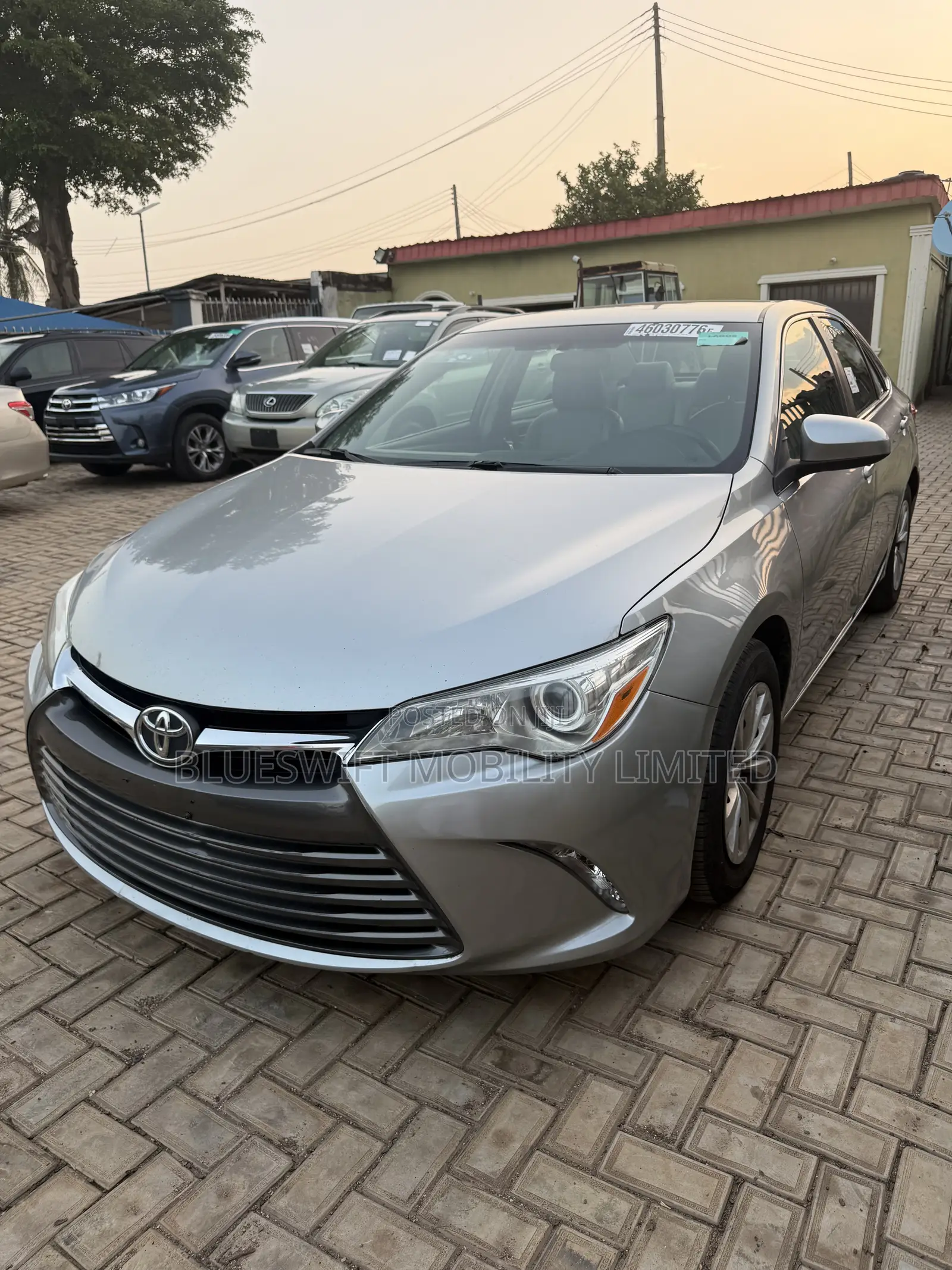 Toyota Camry LE 4dr Sedan (2.5L 4cyl 6A) 2015 Silver