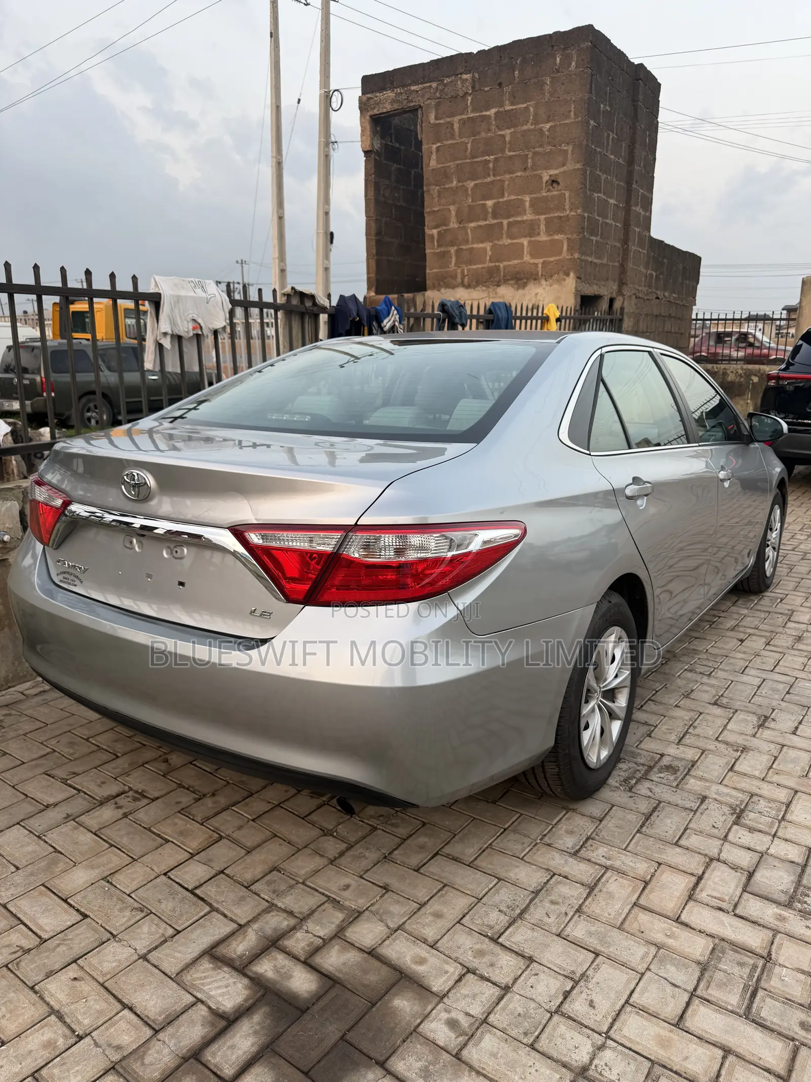 Toyota Camry LE 4dr Sedan (2.5L 4cyl 6A) 2015 Silver