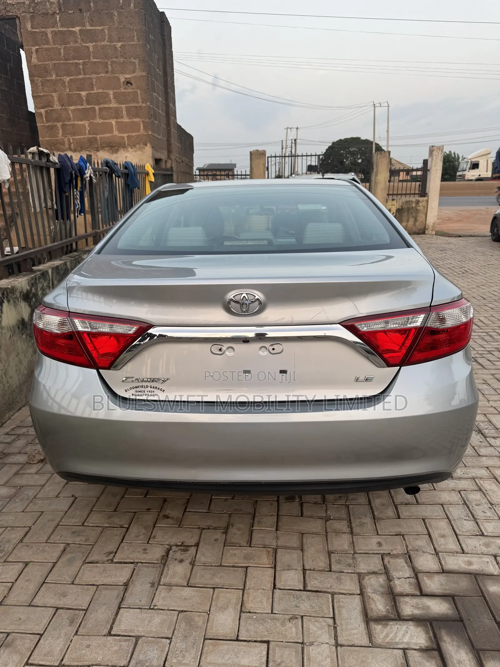 Toyota Camry LE 4dr Sedan (2.5L 4cyl 6A) 2015 Silver