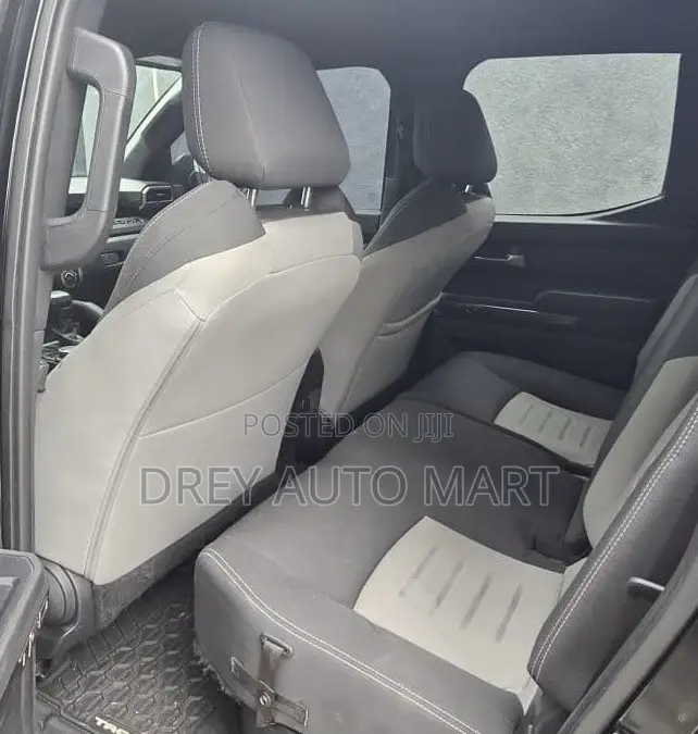 Toyota Tacoma 2024 Black