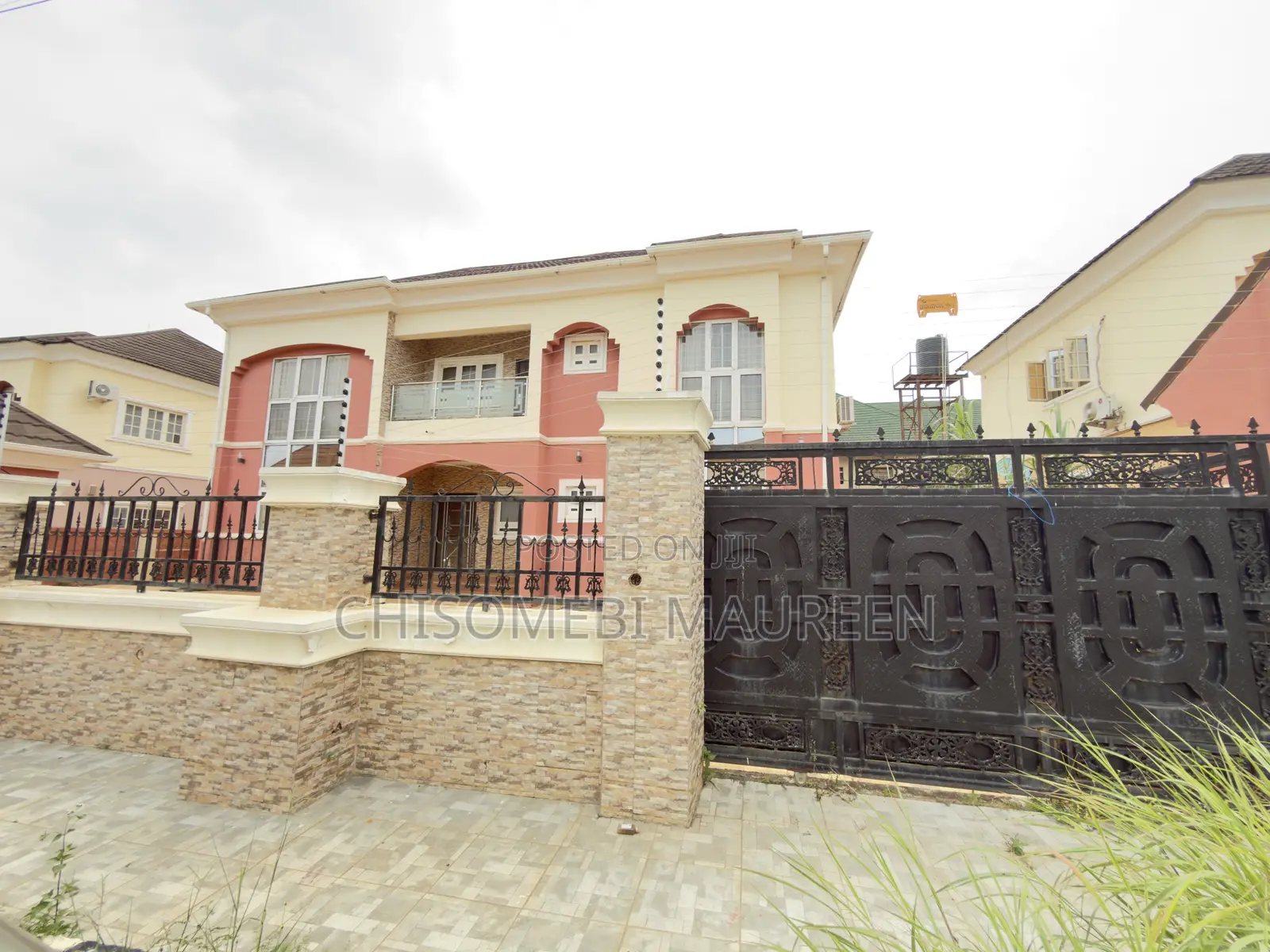 5bdrm Duplex in Gaduwa for sale