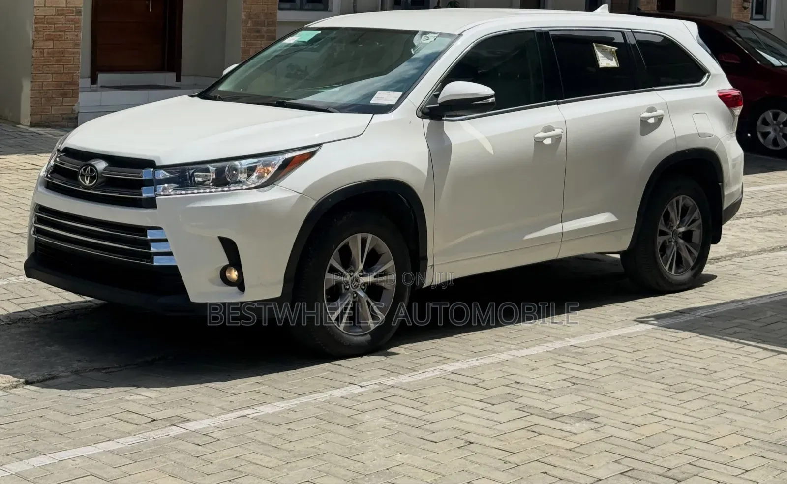 Toyota Highlander LE V6 4x4 (3.5L 6cyl 6A) 2016 White