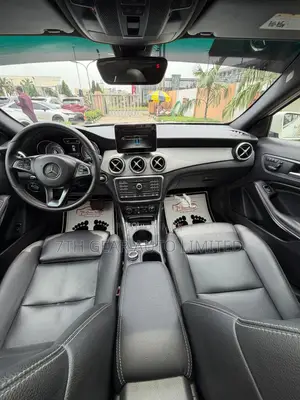 Mercedes-Benz GLA 250 2017 White