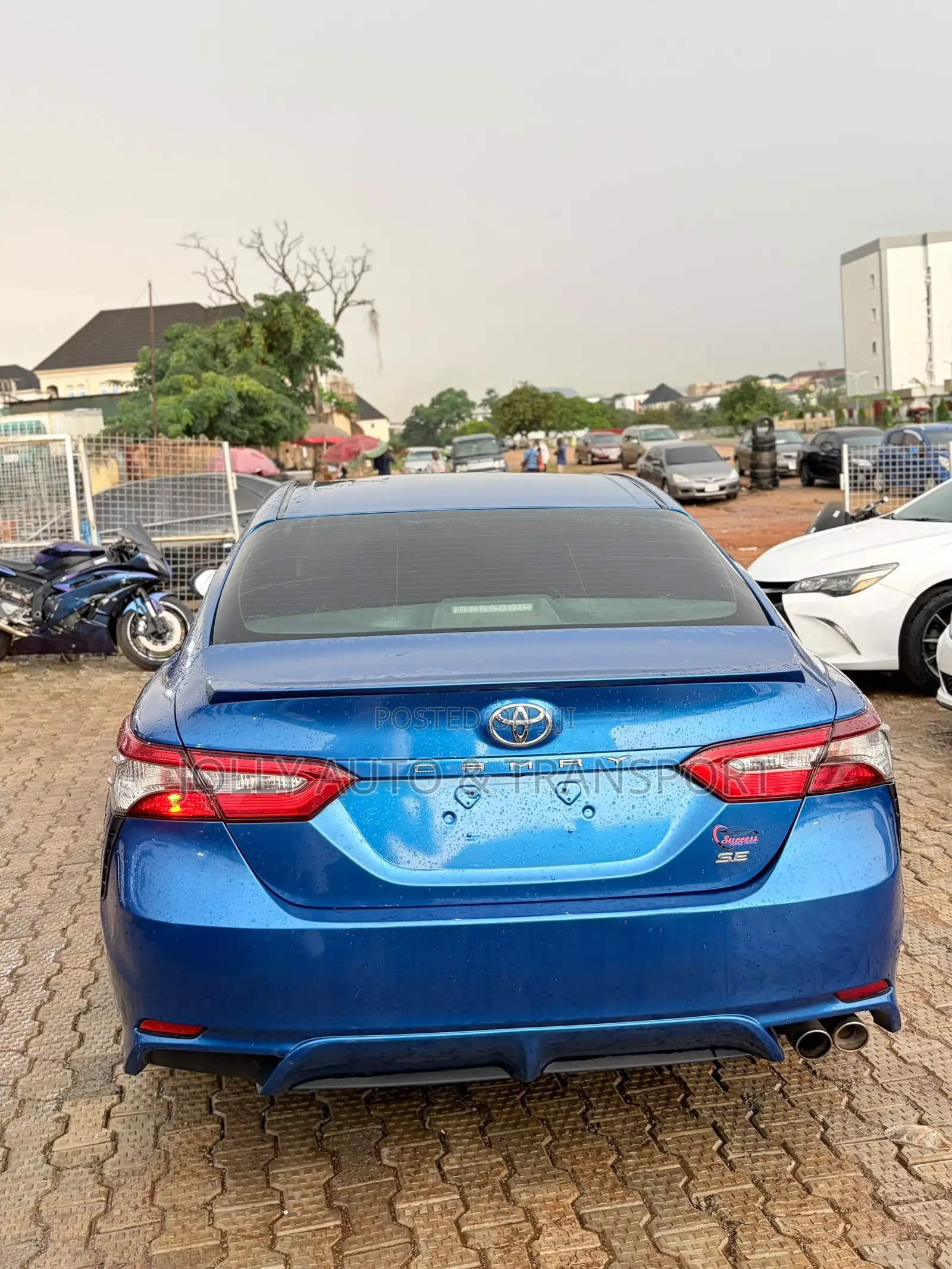 Toyota Camry SE FWD (2.5L 4cyl 8AM) 2018 Blue