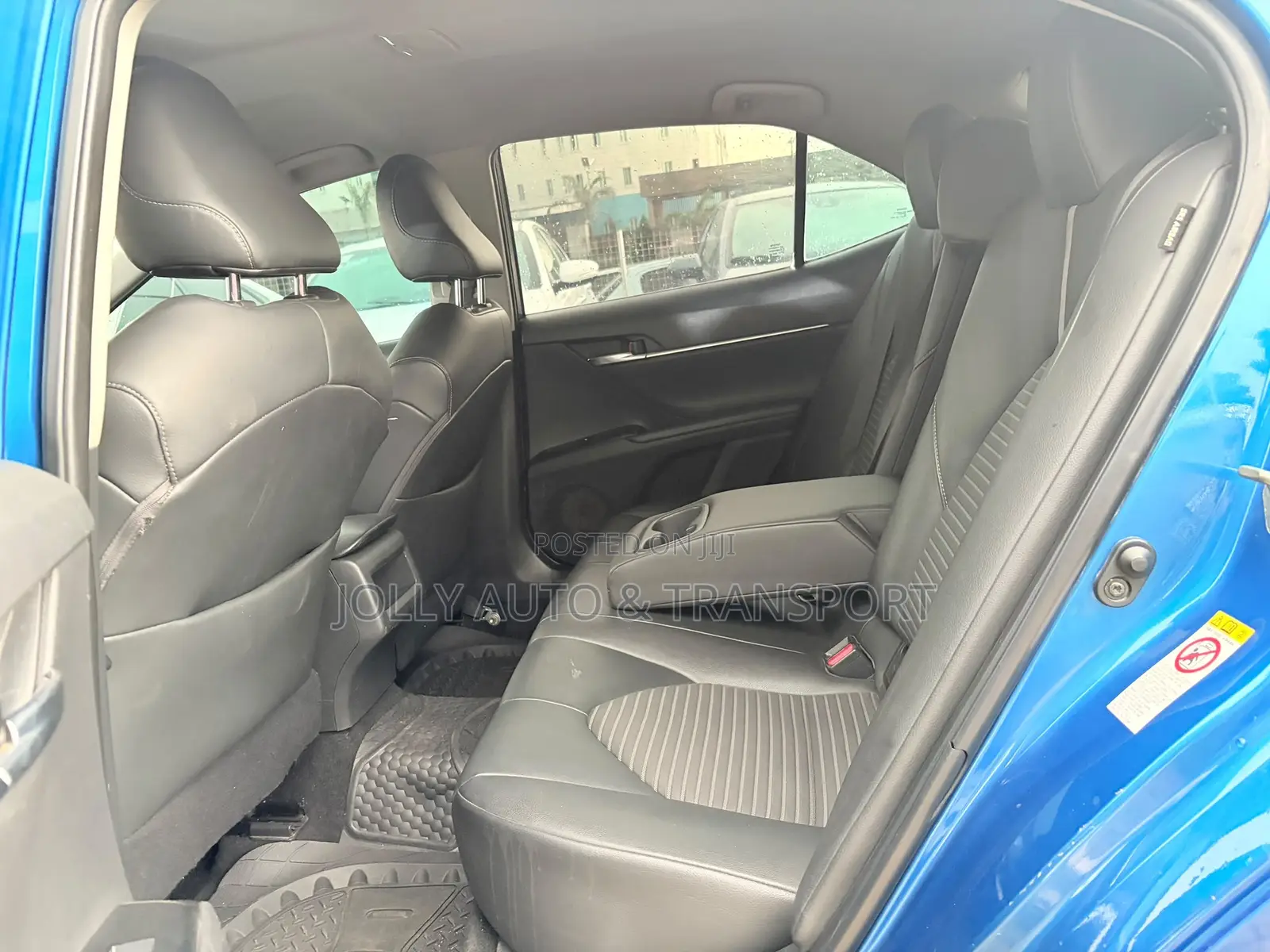 Toyota Camry SE FWD (2.5L 4cyl 8AM) 2018 Blue