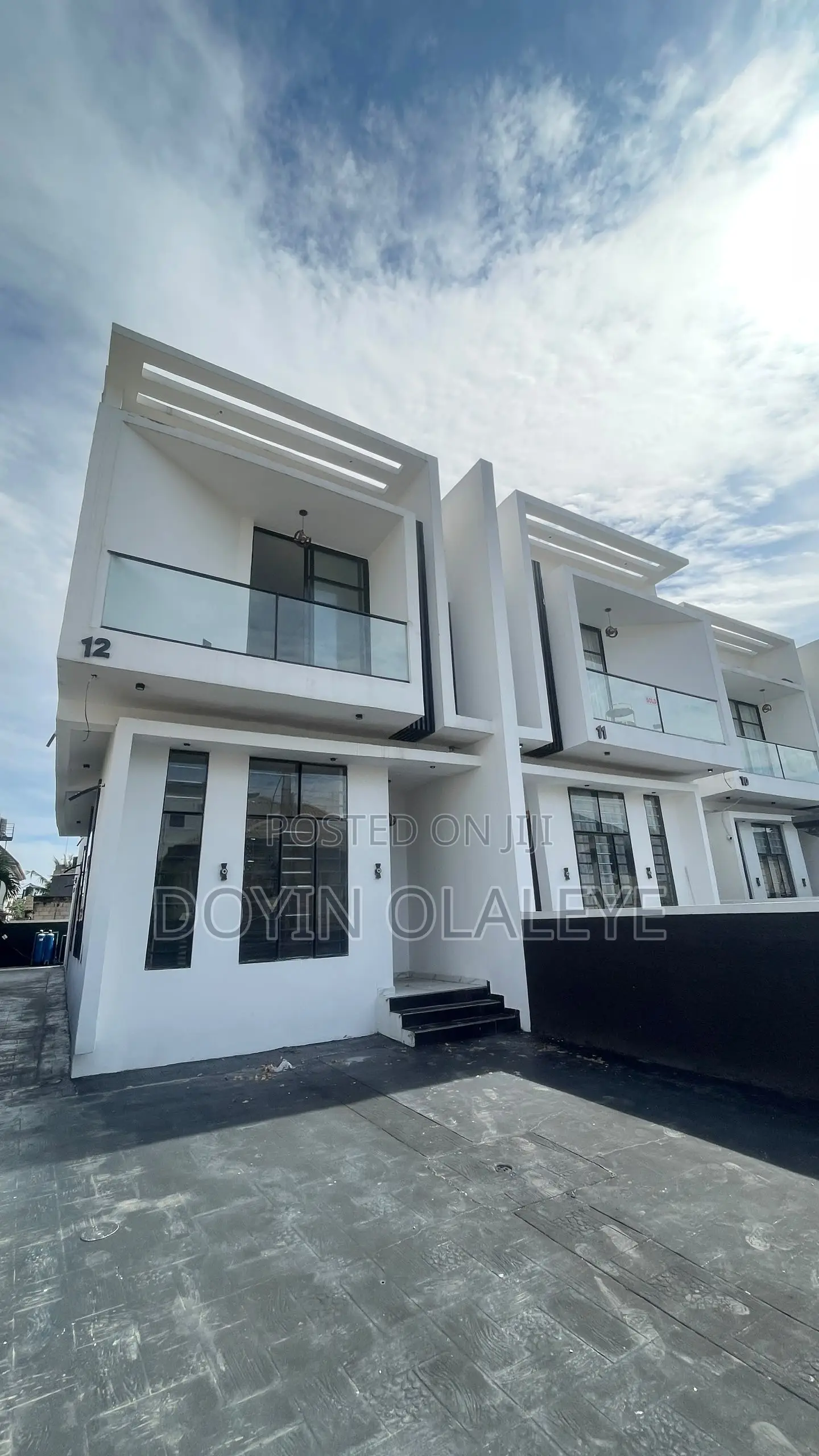 4bdrm Duplex in Idado for sale