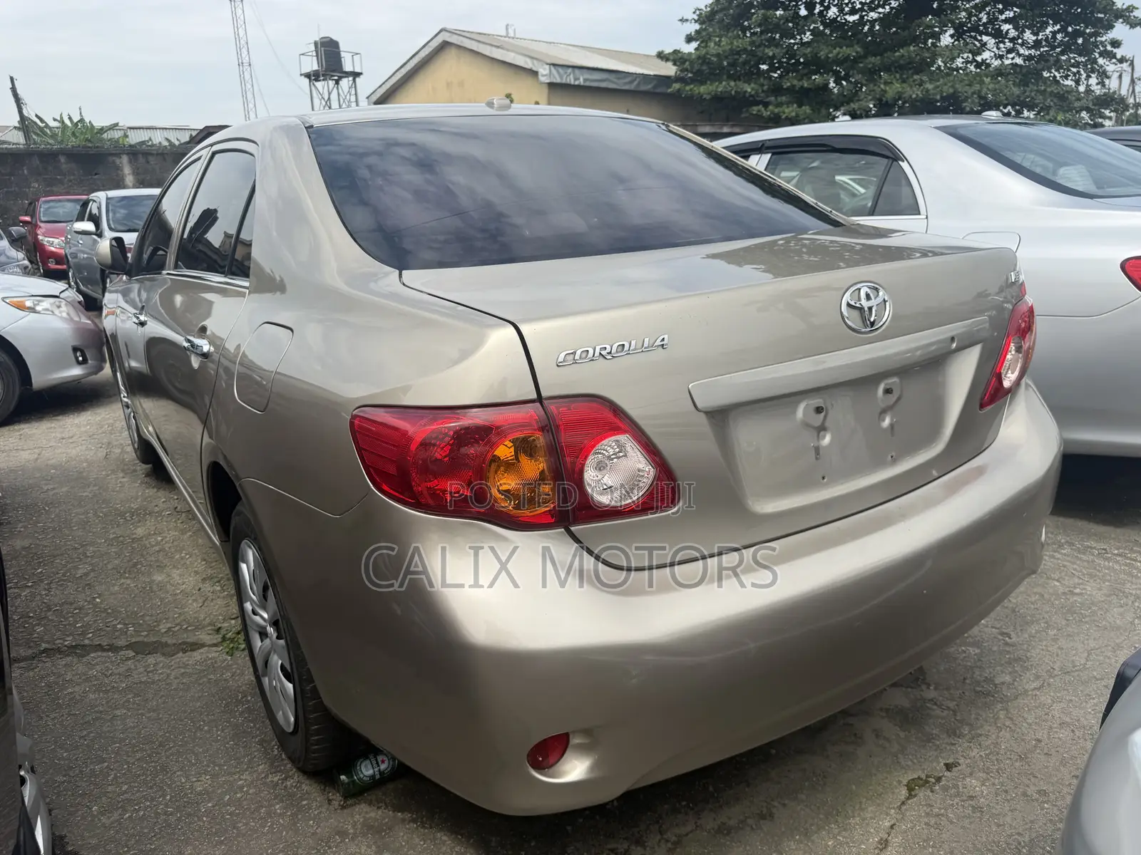 Toyota Corolla 2013 Gold