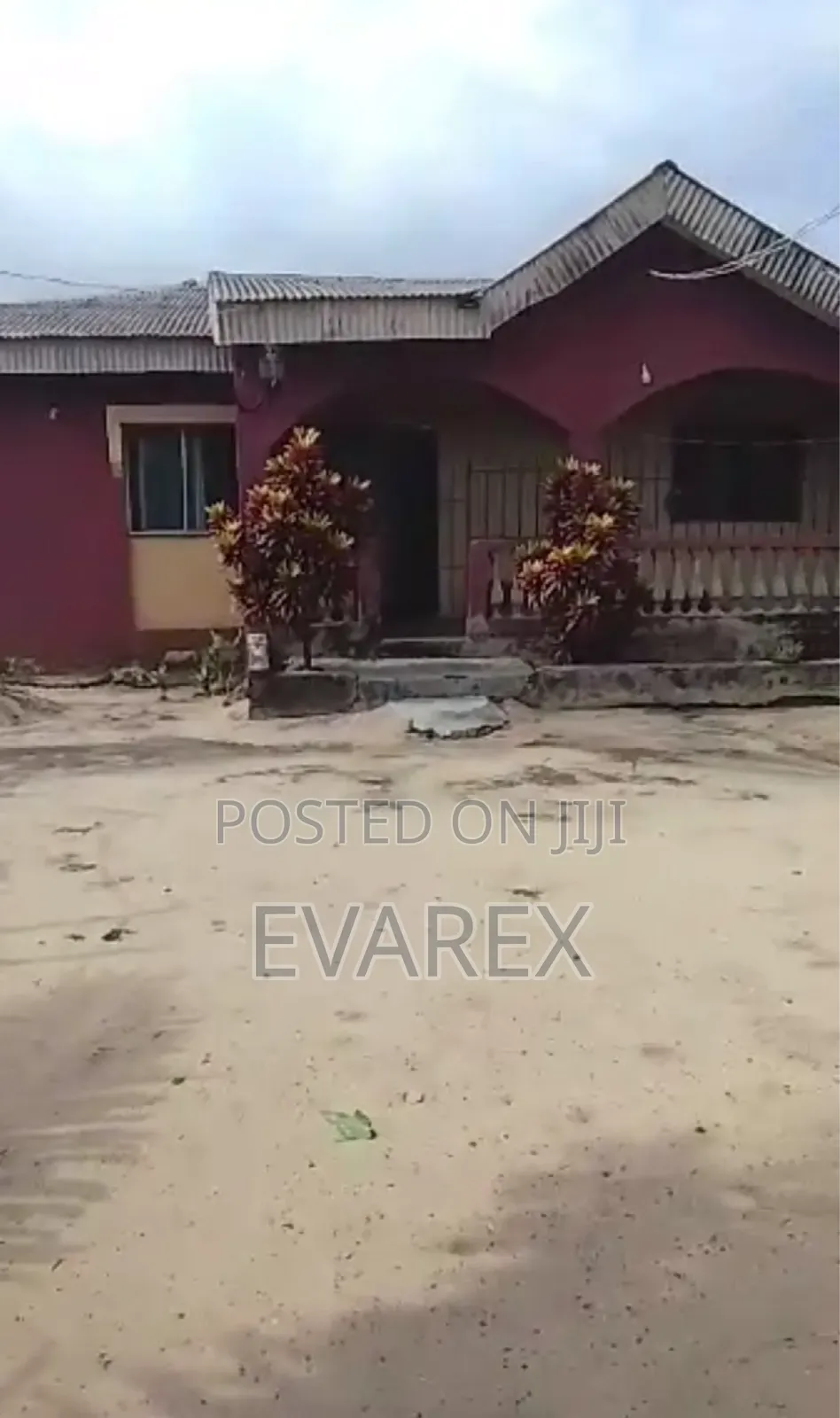 7bdrm Block of Flats in Iba / Ojo for sale