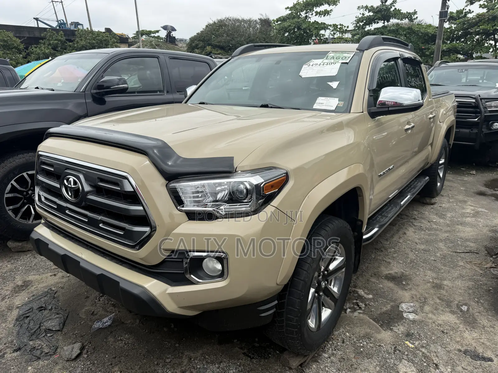 Toyota Tacoma 2017 Gold