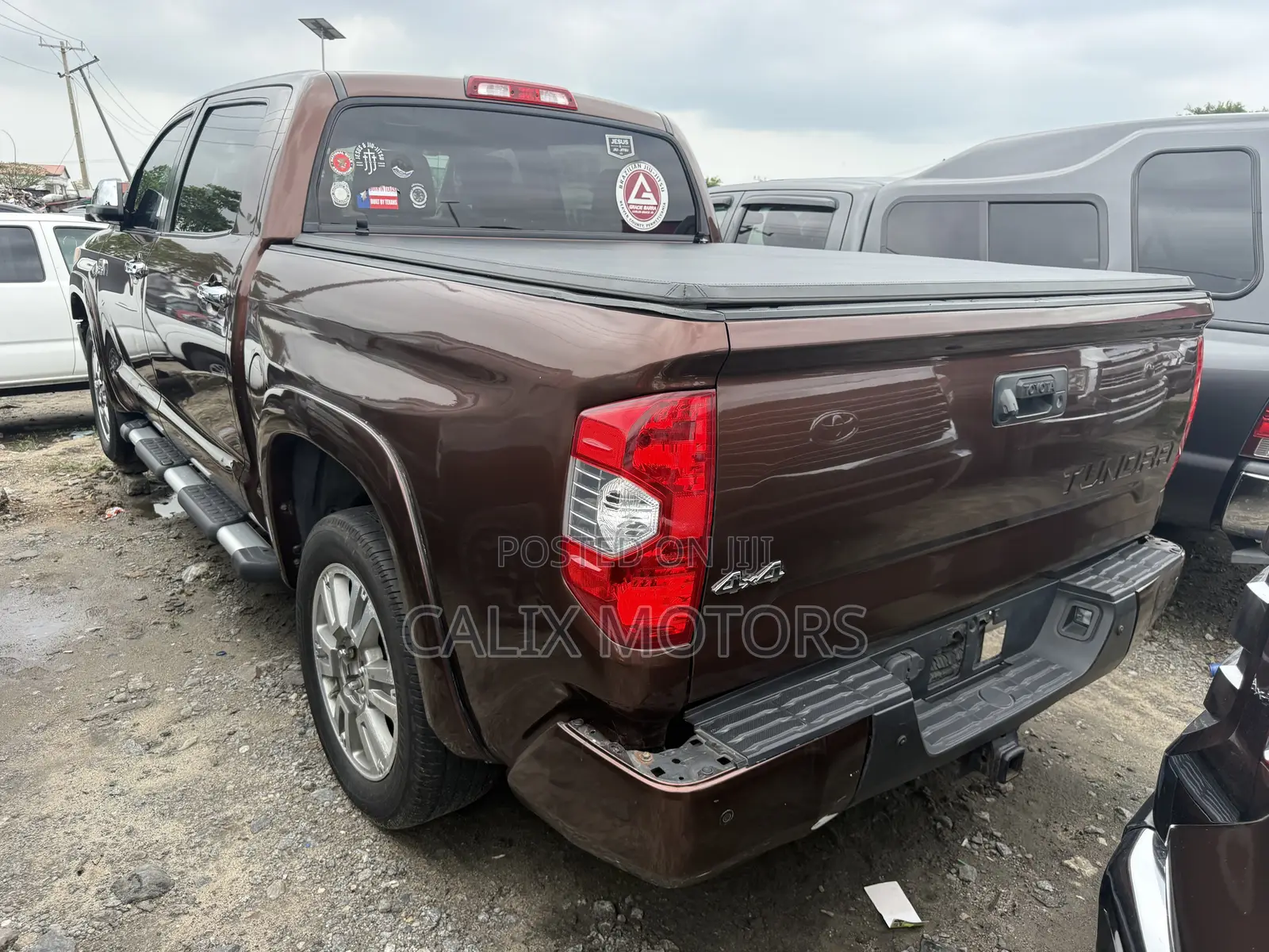 Toyota Tundra 2017 Brown