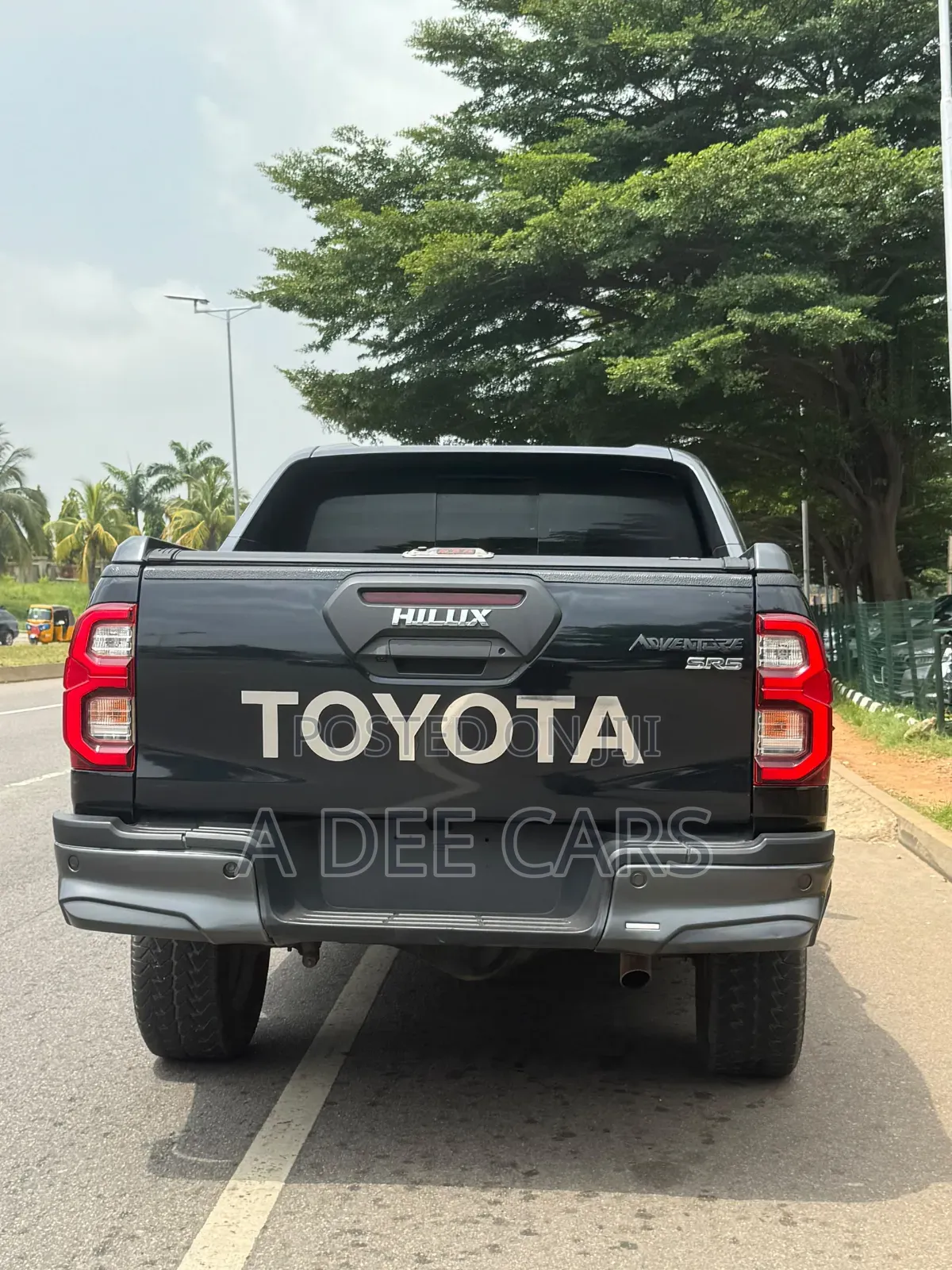 Toyota Hilux 2024 Black