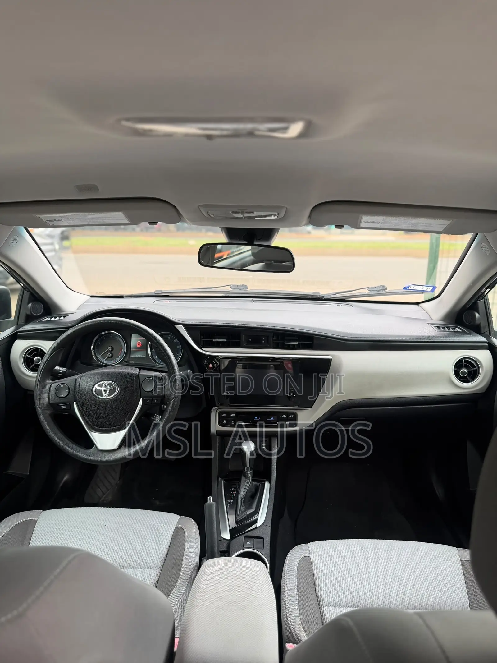 Toyota Corolla LE (1.8L 4cyl 2A) 2019 Gray