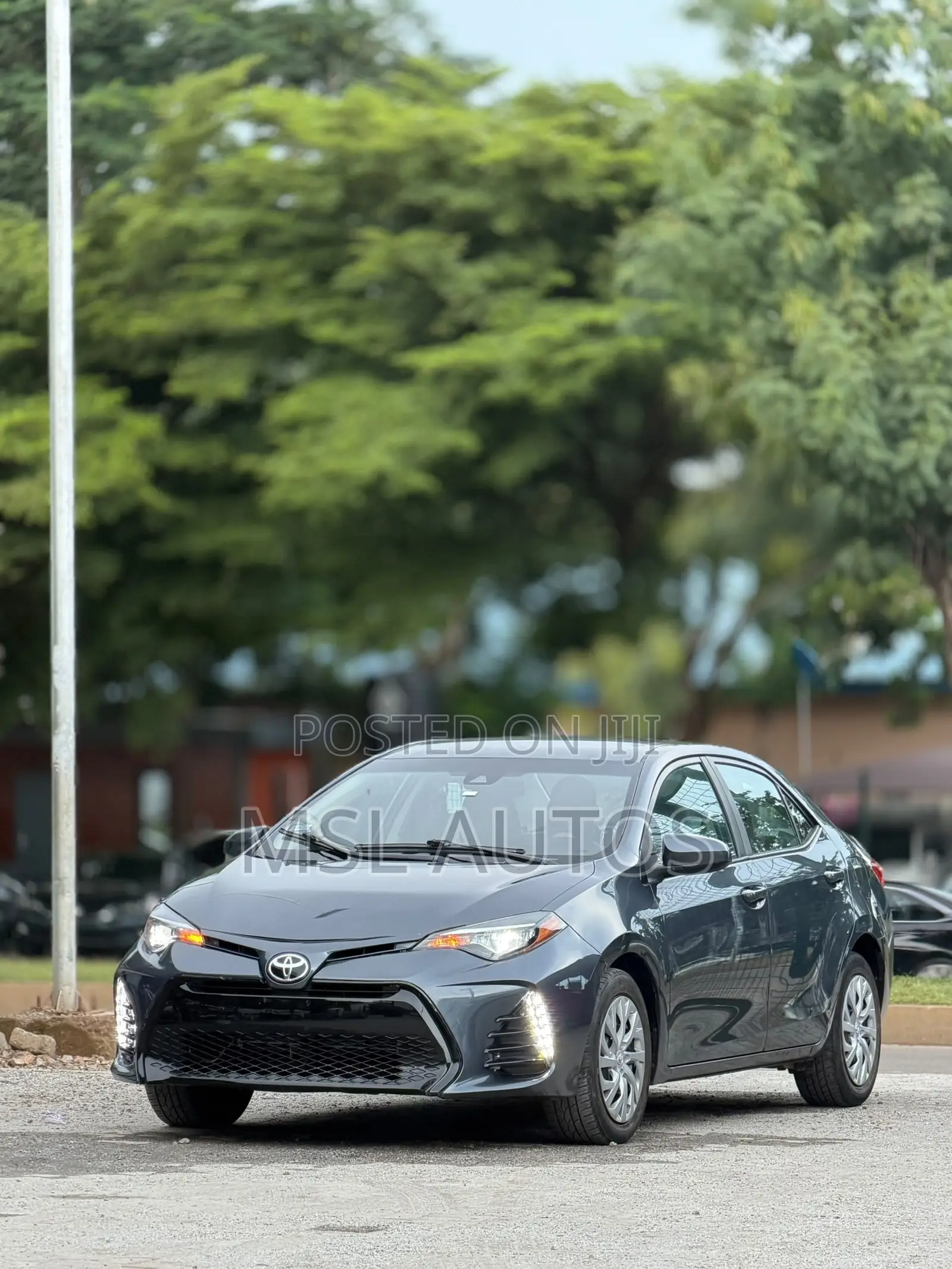 Toyota Corolla LE (1.8L 4cyl 2A) 2019 Gray
