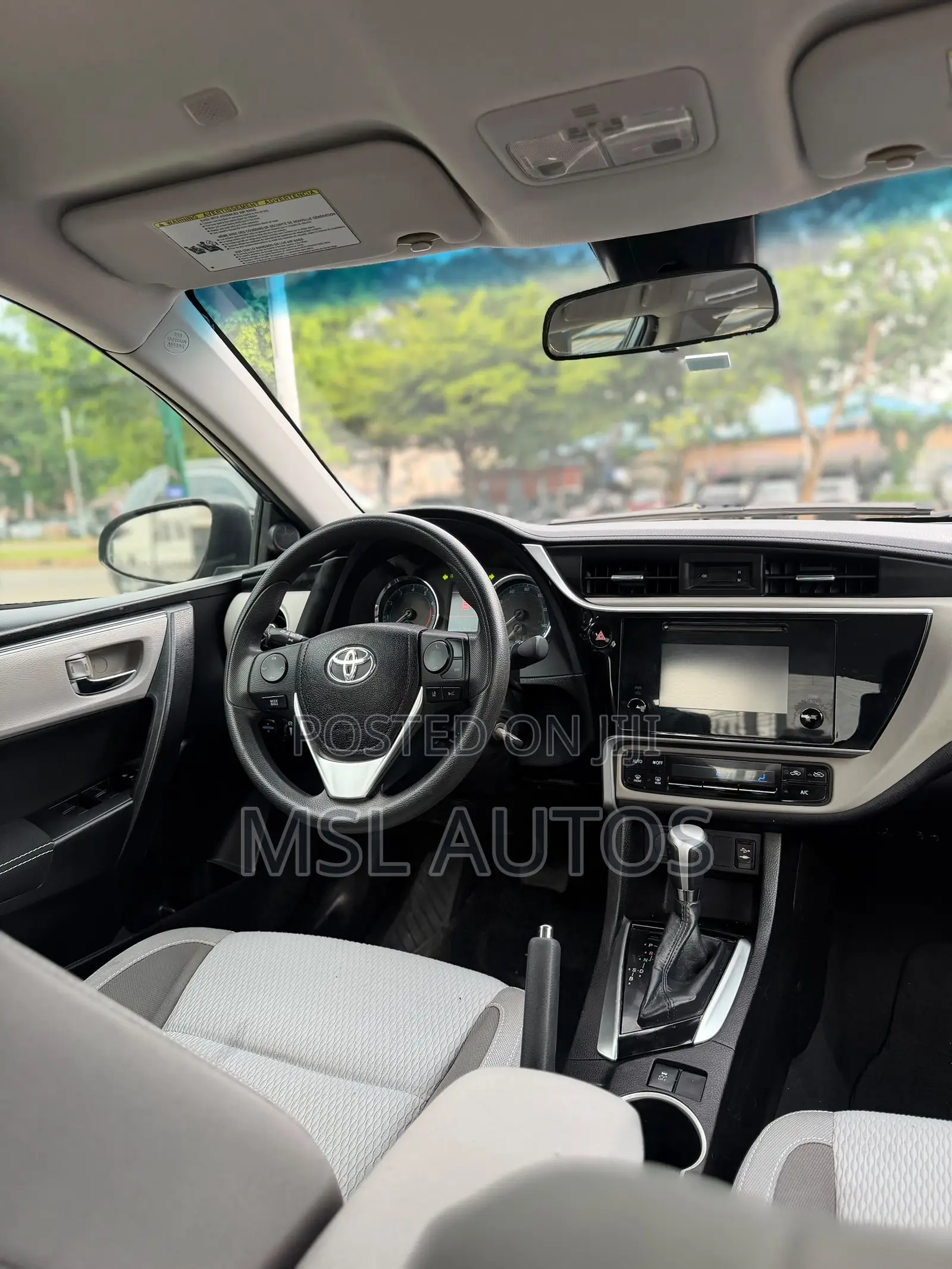 Toyota Corolla LE (1.8L 4cyl 2A) 2019 Gray