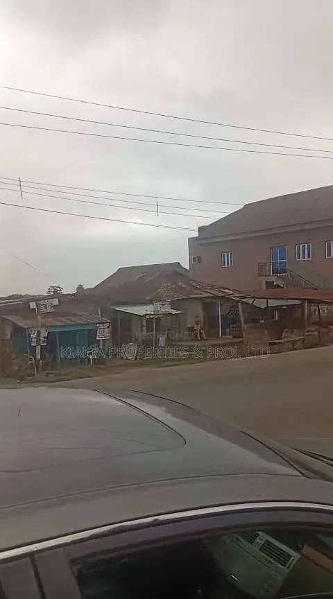 8bdrm Bungalow in Moniya Ibadan for sale