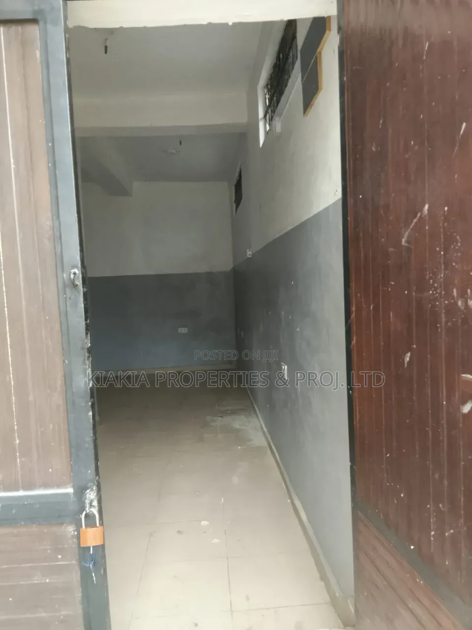 Big Shop/Mini Warehouse Facing Main Road, Moniya