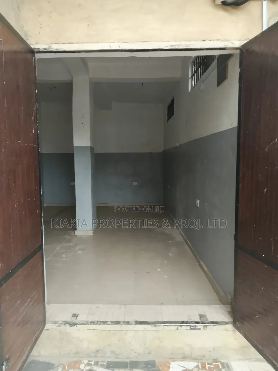 Big Shop/Mini Warehouse Facing Main Road, Moniya