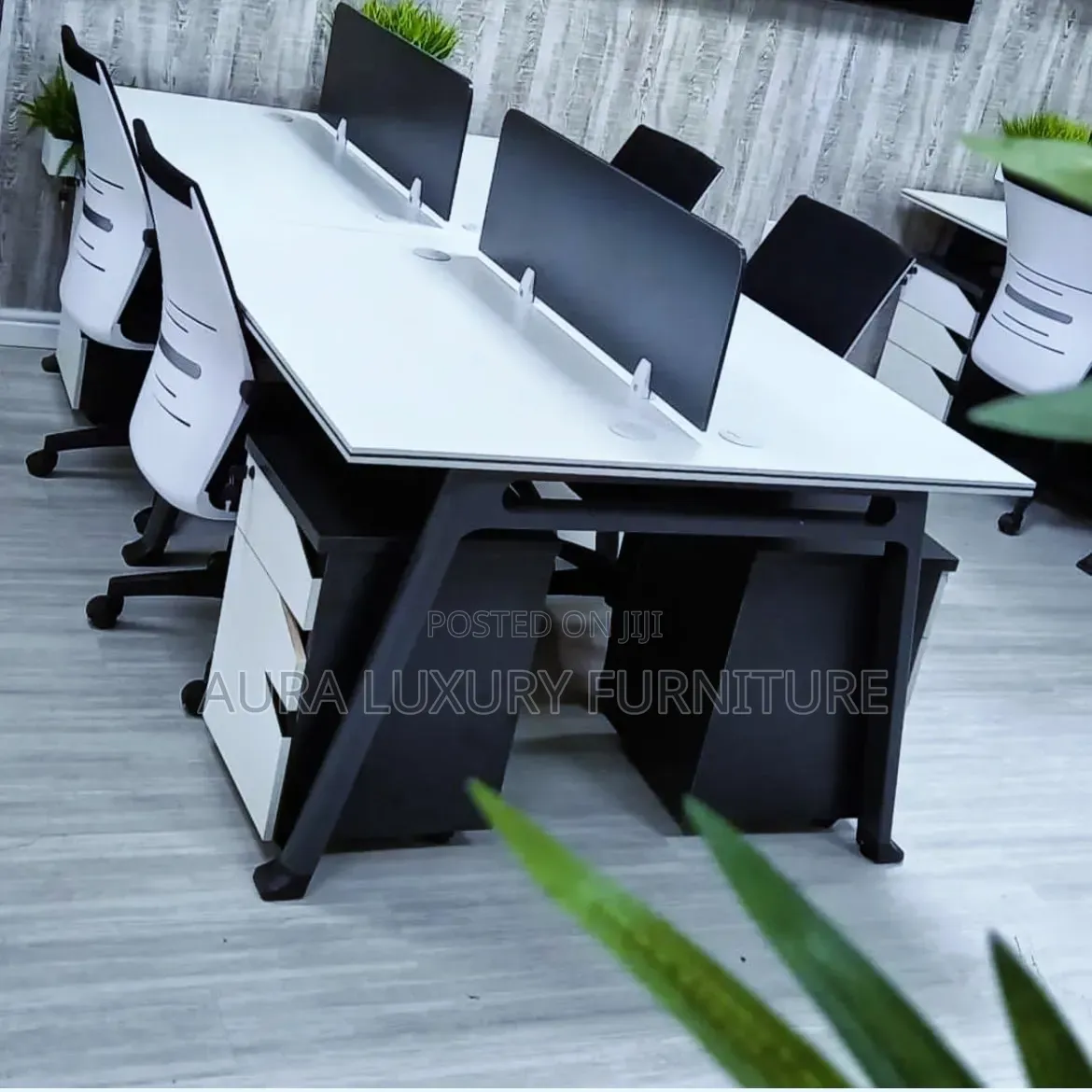 Deluxe Office Workstation Table