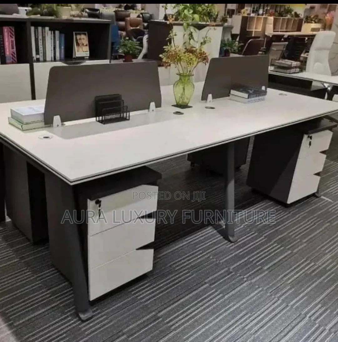 Deluxe Office Workstation Table