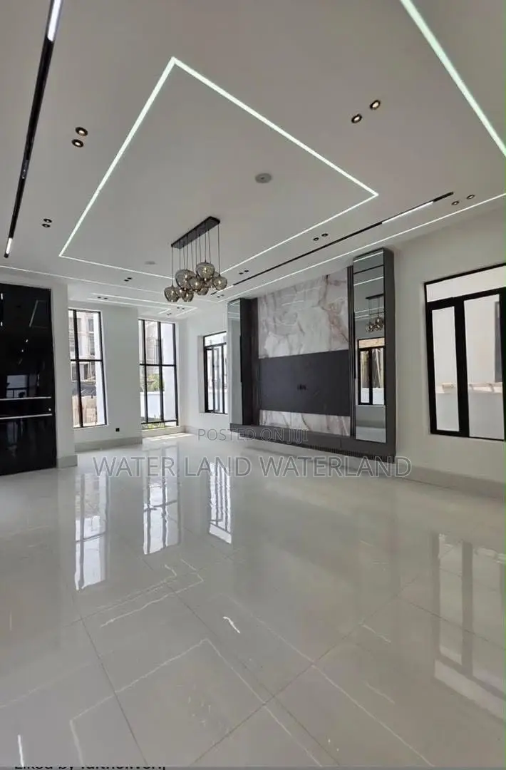 5bdrm Duplex in Lekki Palm City for sale