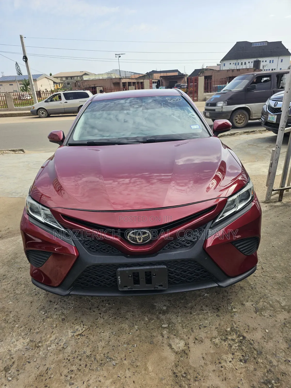Toyota Camry SE FWD (2.5L 4cyl 8AM) 2018 Red