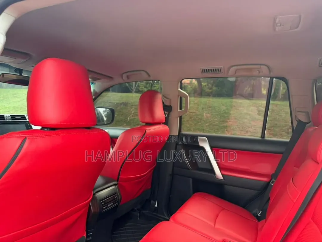 Toyota Land Cruiser Prado 2022 Black