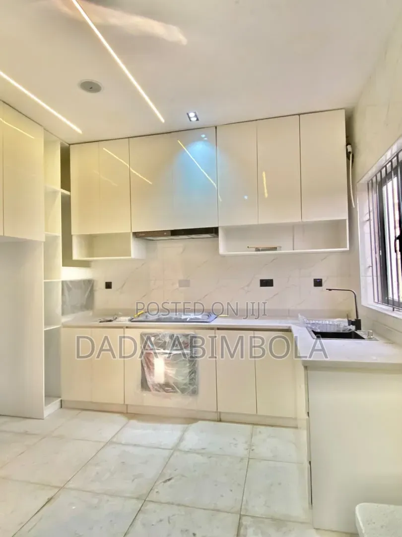4bdrm Duplex in Lekki Phase 1 for rent