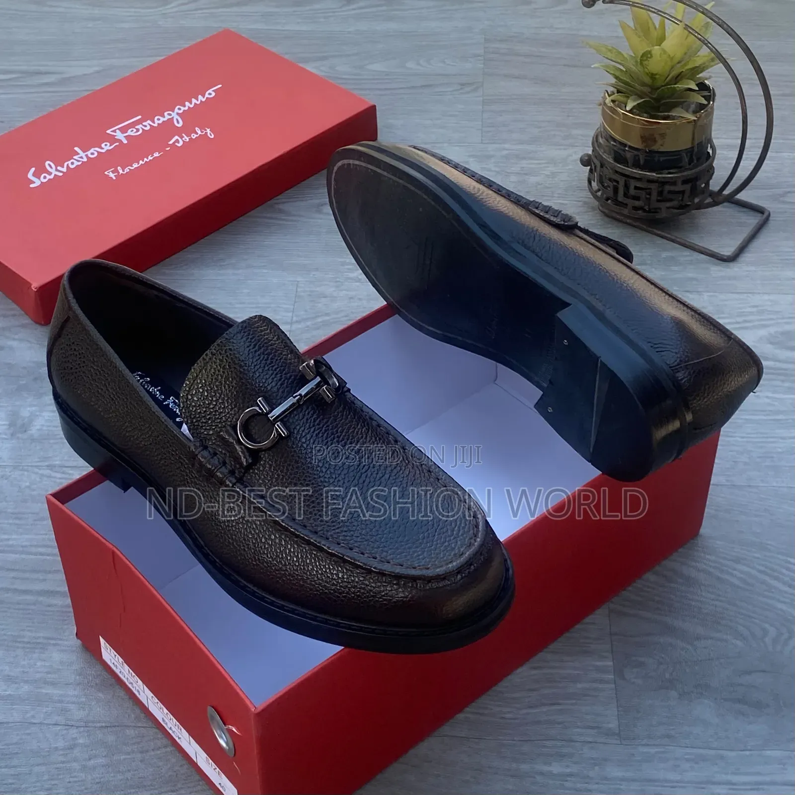Leather Flat Shoes