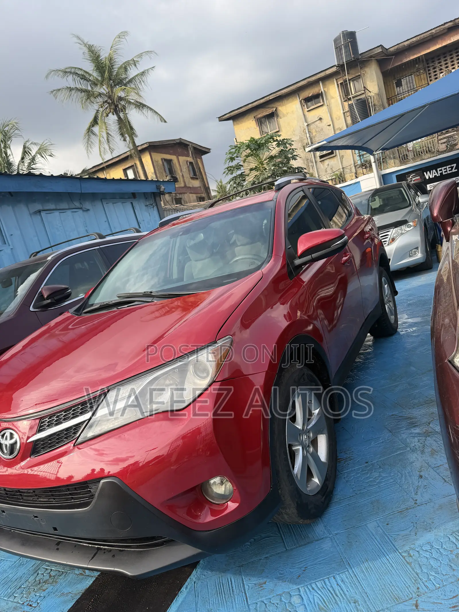 Toyota RAV4 XLE 4dr SUV (2.5L 4cyl 6A) 2014 Red
