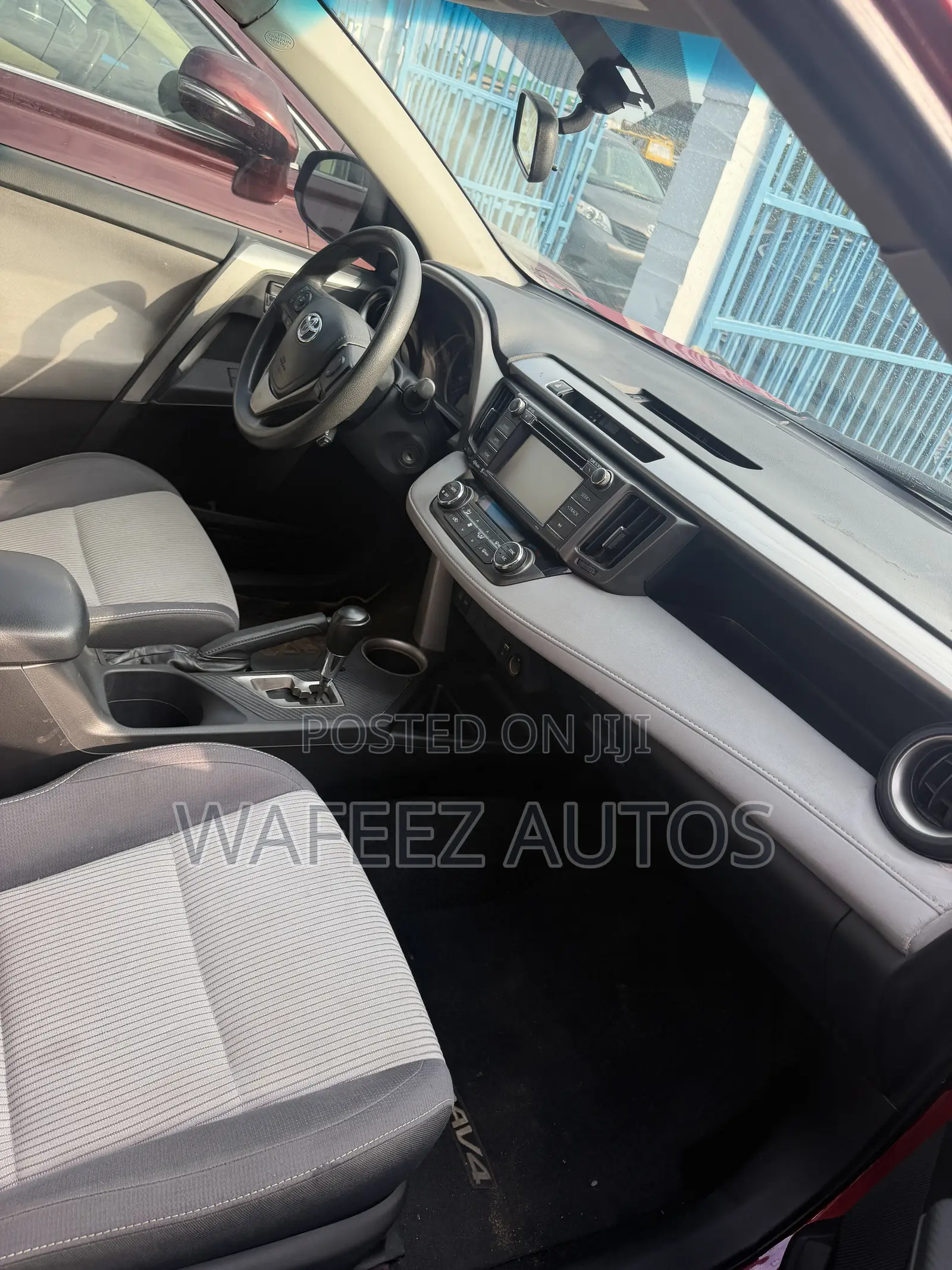 Toyota RAV4 XLE 4dr SUV (2.5L 4cyl 6A) 2014 Red
