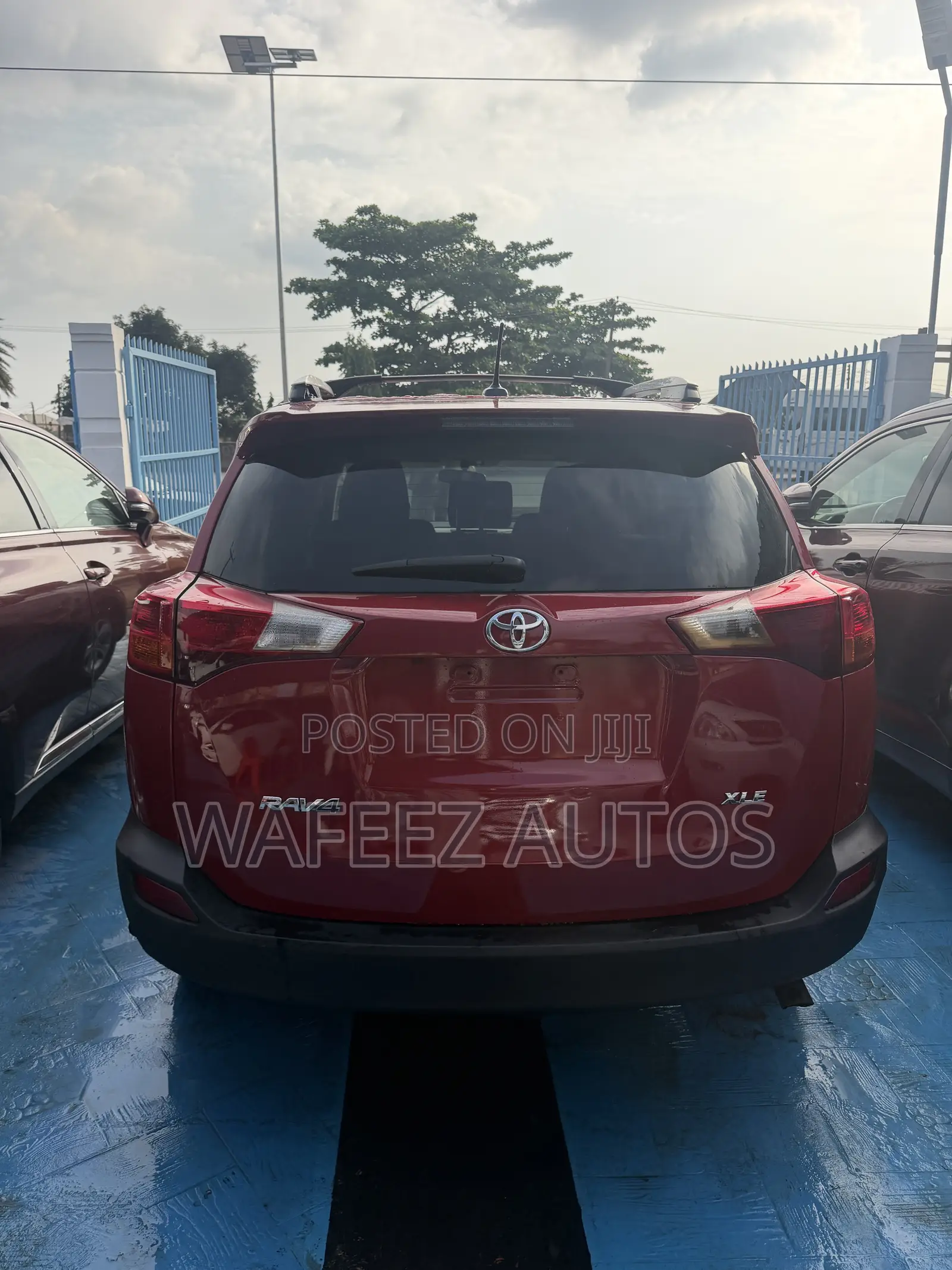 Toyota RAV4 XLE 4dr SUV (2.5L 4cyl 6A) 2014 Red