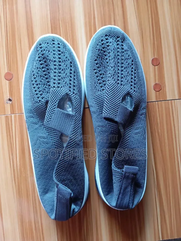 Lightweight Female Slip-on Sneakers