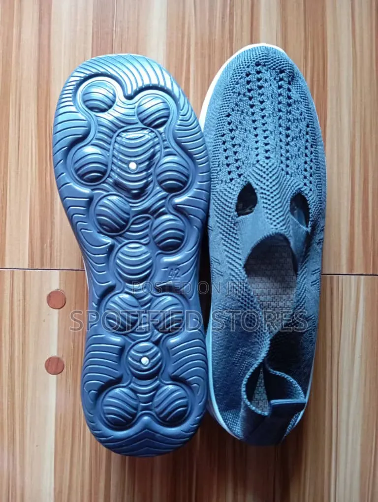 Lightweight Female Slip-on Sneakers