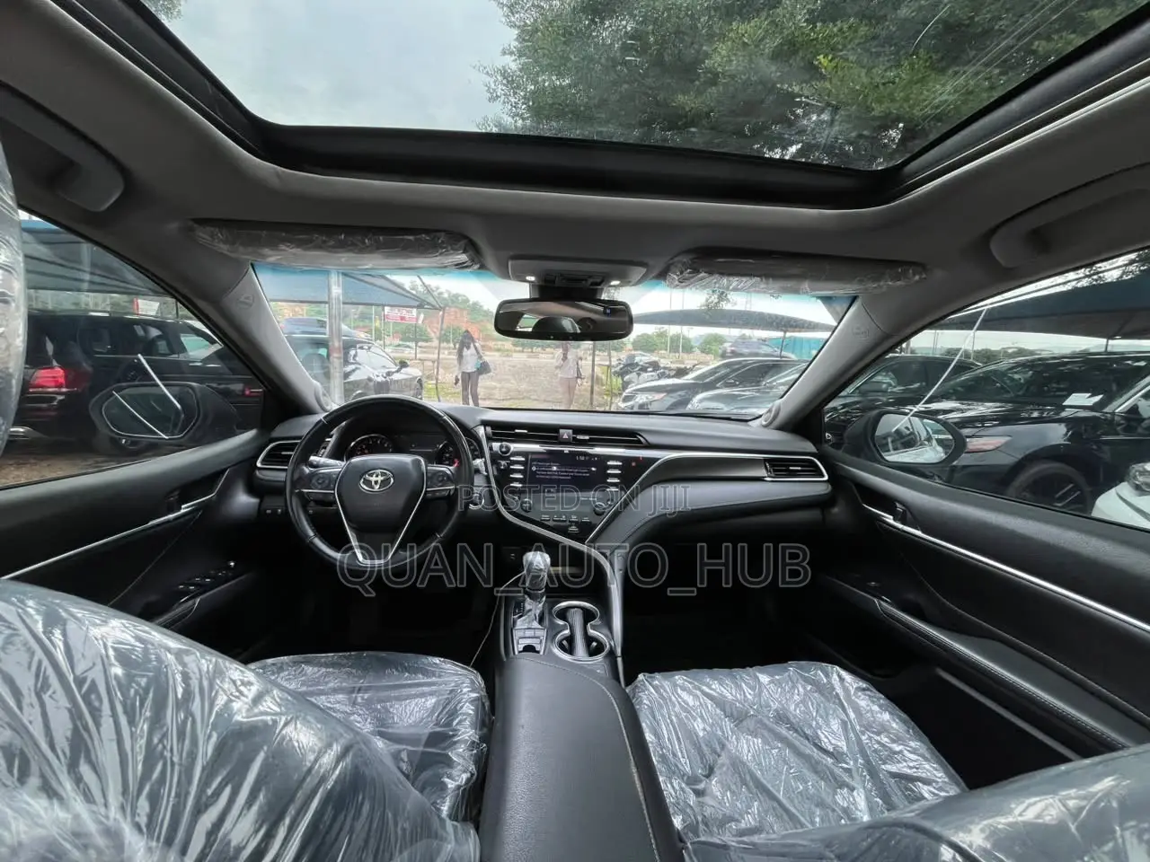 Toyota Camry XLE V6 (3.5L V6 8A) 2019 White