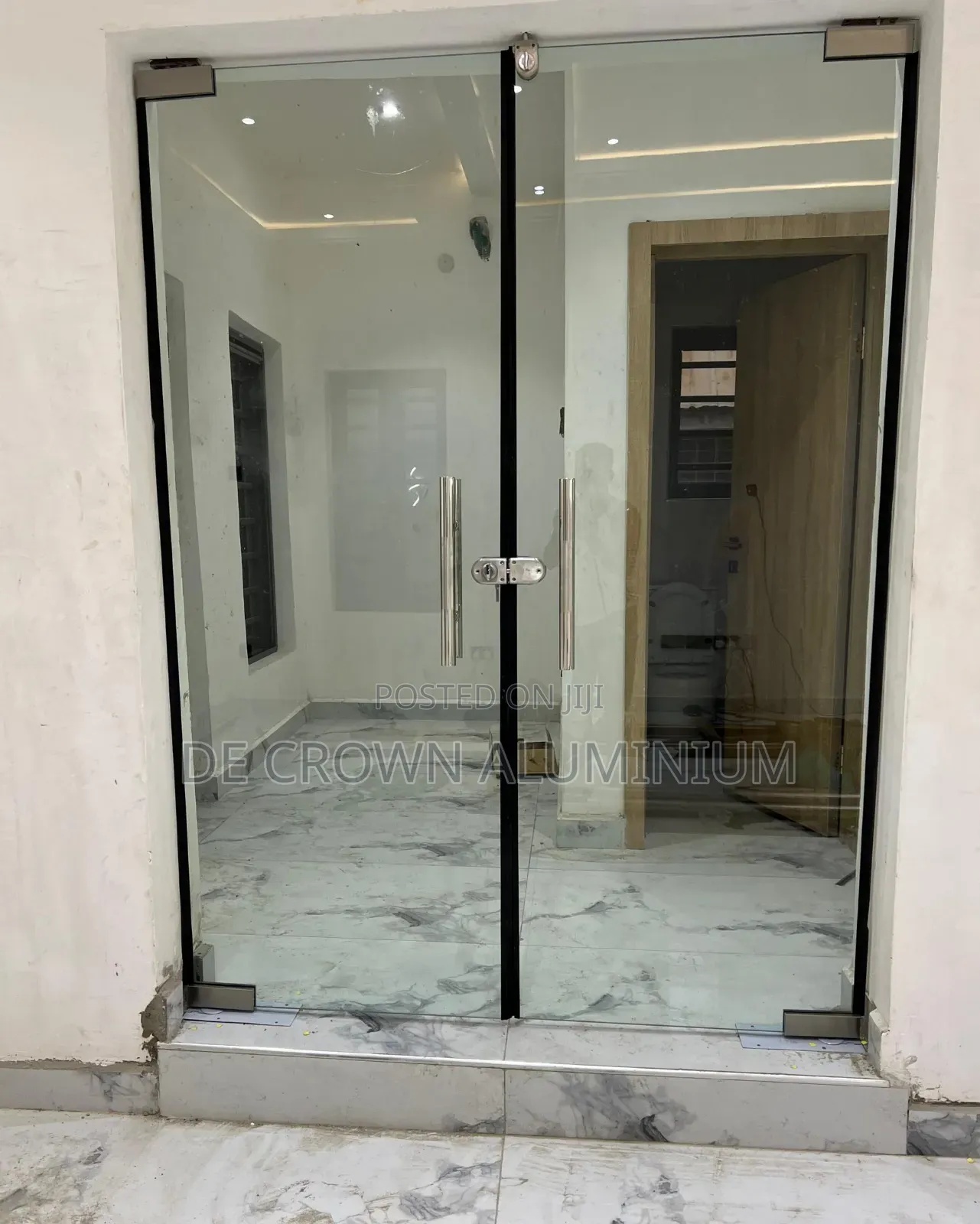 10mm Tempered Frameless Glass Ante Room Door