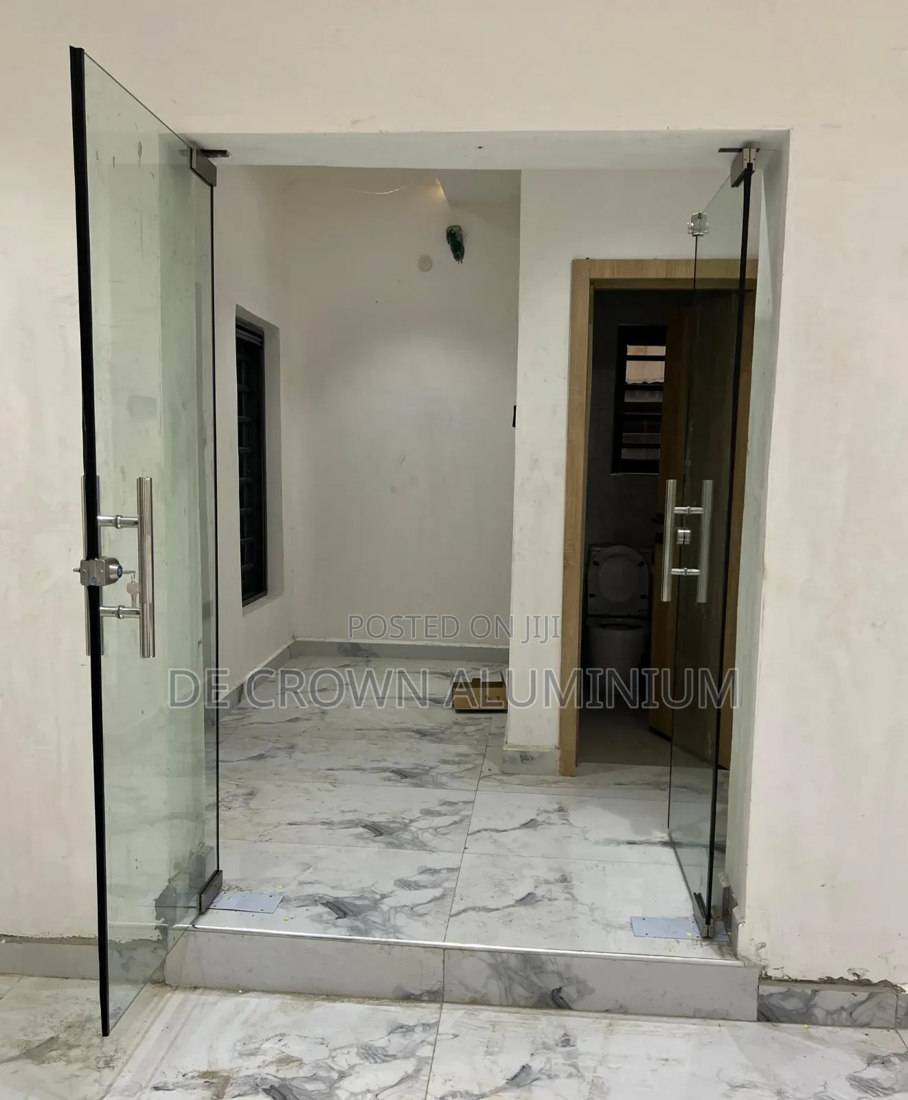 10mm Tempered Frameless Glass Ante Room Door