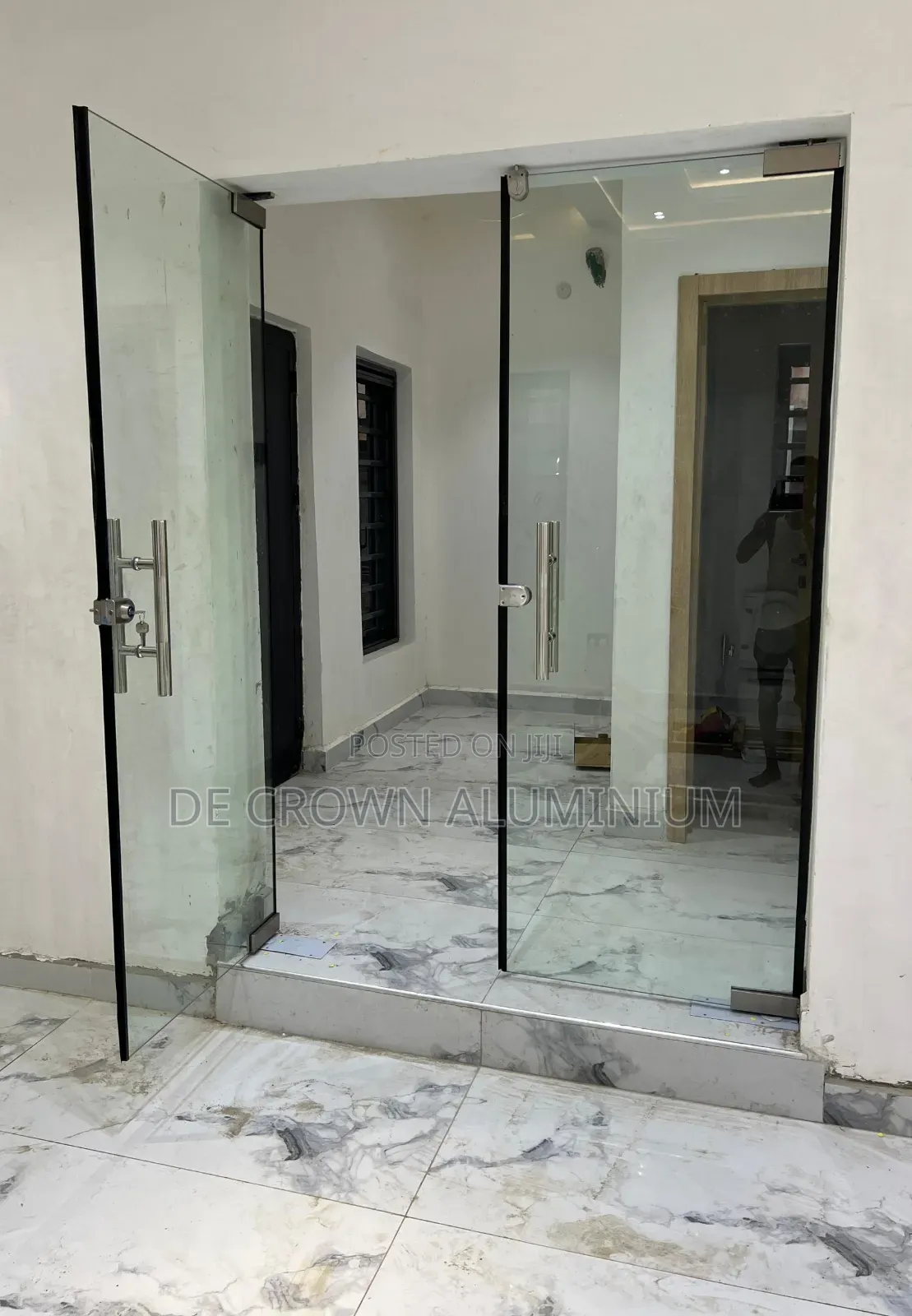 10mm Tempered Frameless Glass Ante Room Door